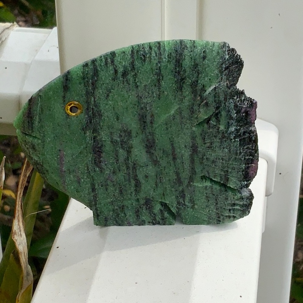 RUBY ZOISITE HAND CARVED FISH 197g